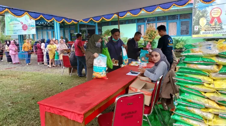 Bulog Dukung Gerakan Pangan Murah Sintang 2026